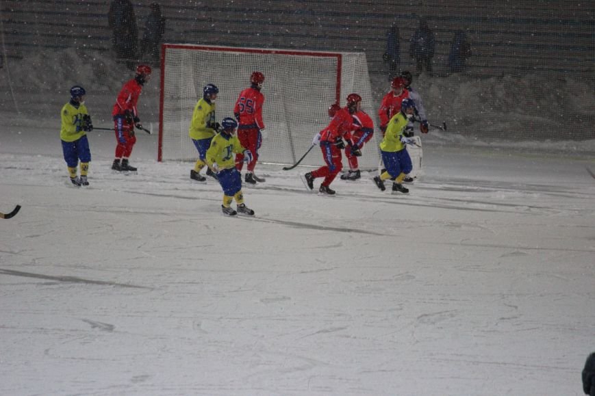 Российская сборная по хоккею с мячом размялась на ульяновской «Волге». ФОТО, фото-2