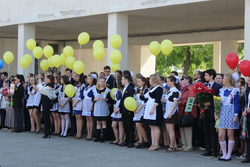 Ульяновские выпускники устроили танцы с учителями и запуск шаров. ФОТО, фото-3