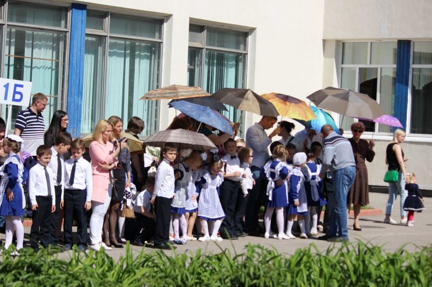 Ульяновские выпускники устроили танцы с учителями и запуск шаров. ФОТО, фото-6