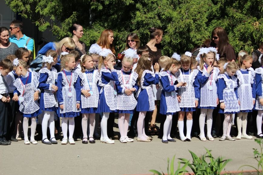 Ульяновские выпускники устроили танцы с учителями и запуск шаров. ФОТО, фото-5