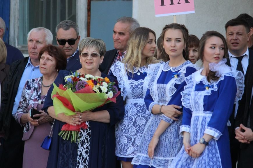Ульяновские выпускники устроили танцы с учителями и запуск шаров. ФОТО, фото-11