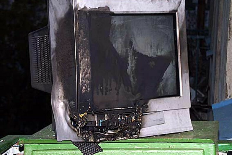 Телевизор стали. Сгоревший телевизор.