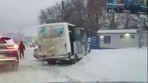 В Ульяновске произошло массовое ДТП с автобусом, фото-1