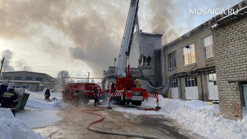 Административный дом на Гая загорелся утром в Ульяновске , фото-1