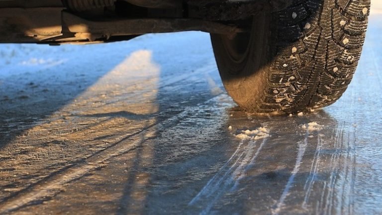 Ульяновским водителям поменять летнюю резину на зимнюю рекомендует МЧС , фото-1