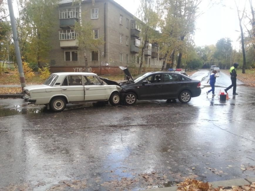 ДТП в Ульяновской области: 5 октября легковушка «въехала» в трактор, фото-1