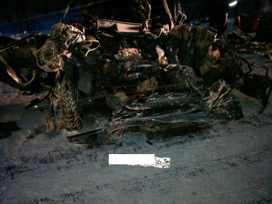 В последнюю ночь 2014 года в Ульяновской области случилась страшная авария (фото) - фото 1