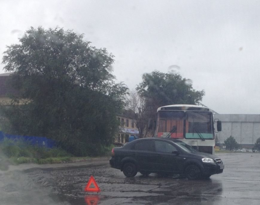 Первое ДТП, причиной которого стал ливень в Ульяновске (фото) - фото 2