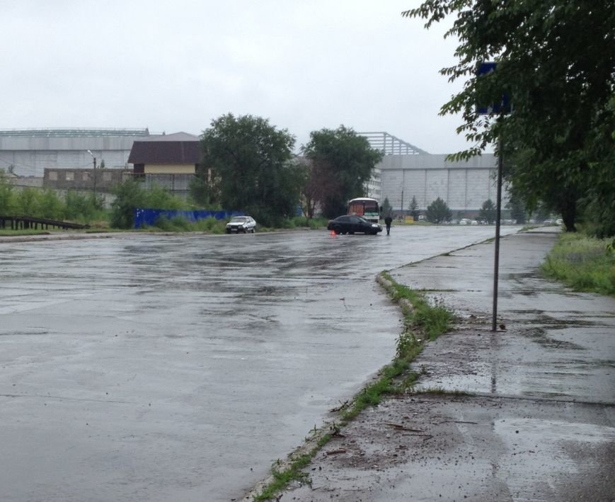 Первое ДТП, причиной которого стал ливень в Ульяновске (фото) - фото 1