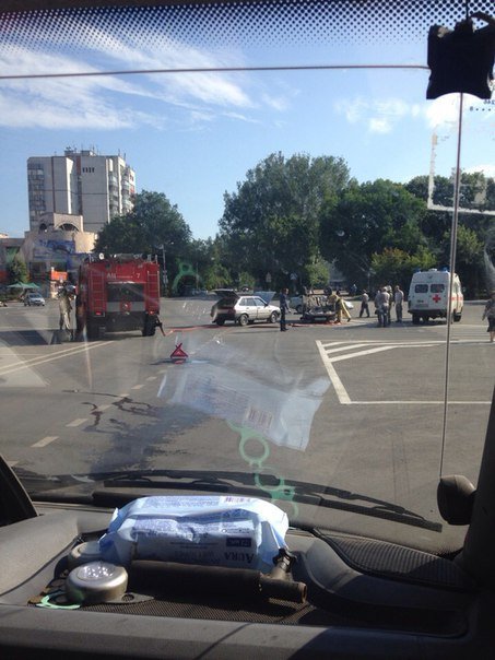 На кольце 50-летия ВЛКСМ в аварии перевернулся автомобиль, фото-1