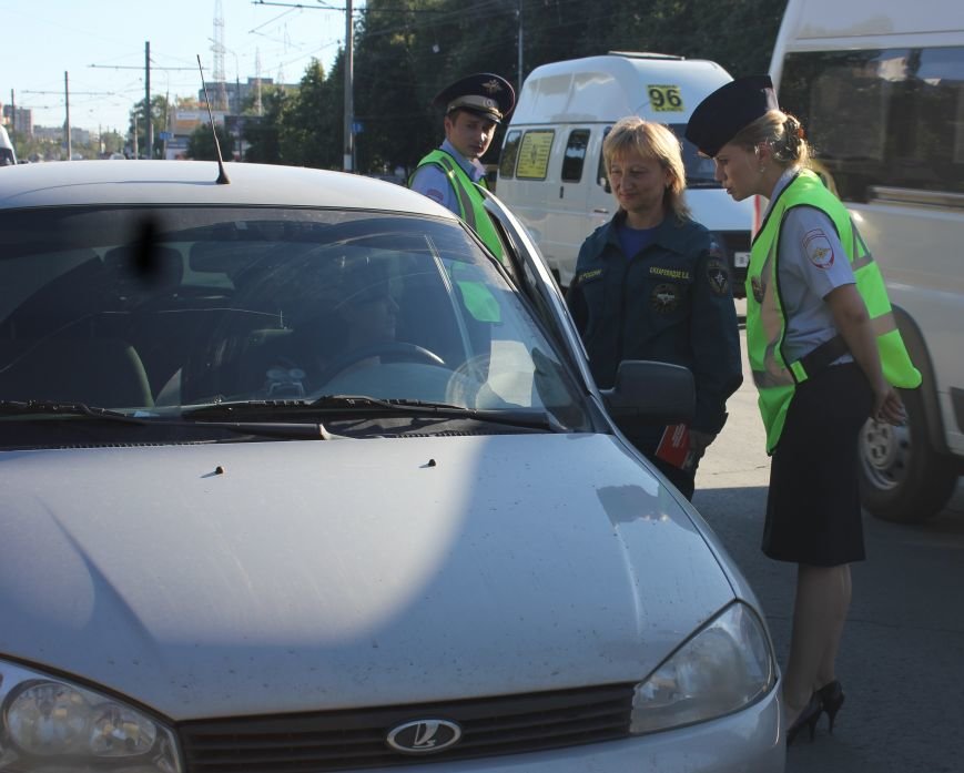 Вчера на ульяновские дороги вышли медики и МЧСники (фото) - фото 1