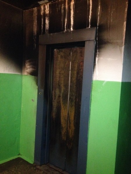 В ульяновском жилом доме загорелся лифт. Спасены 6 человек, фото-1