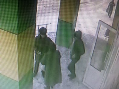 РОЗЫСК. В Ульяновске неизвестный вырвал деньги из рук женщины и скрылся, фото-1
