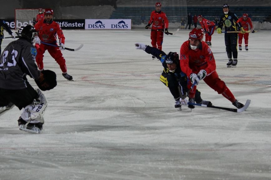 Сборная России по хоккею с мячом одержала первую победу, фото-11