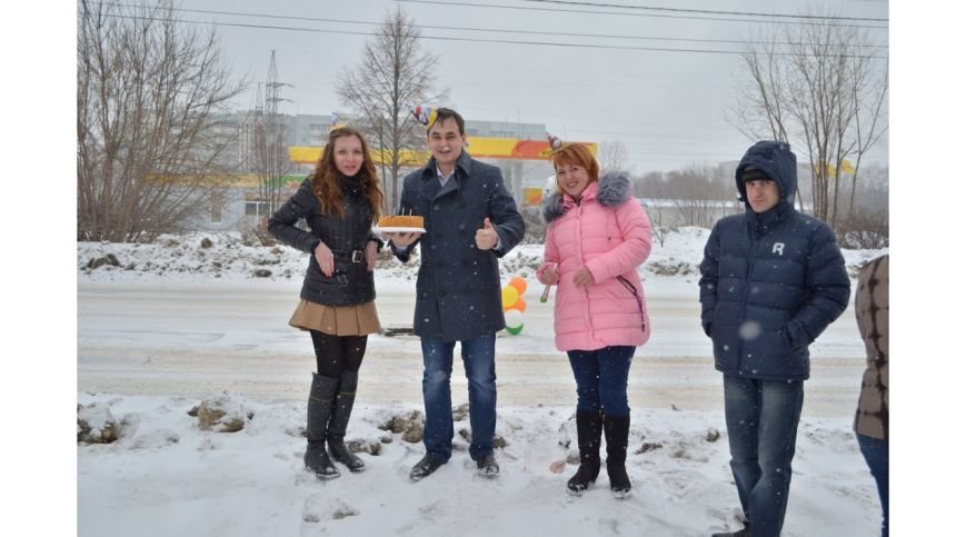 Ульяновец отметил день рождения дорожной ямы, фото-4
