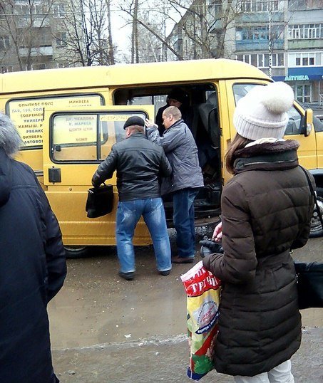 В Ульяновске у маршрутки отвалилась дверь (фото) - фото 1