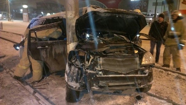 В Ульяновске водитель на Vortex врезался в столб. ФОТО, фото-1