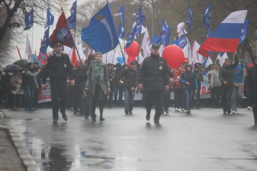 Тысячи ульяновцев вышли на улицы города, фото-1
