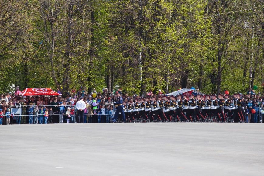 Парад Победы собрал тысячи ульяновцев. ФОТО, фото-2