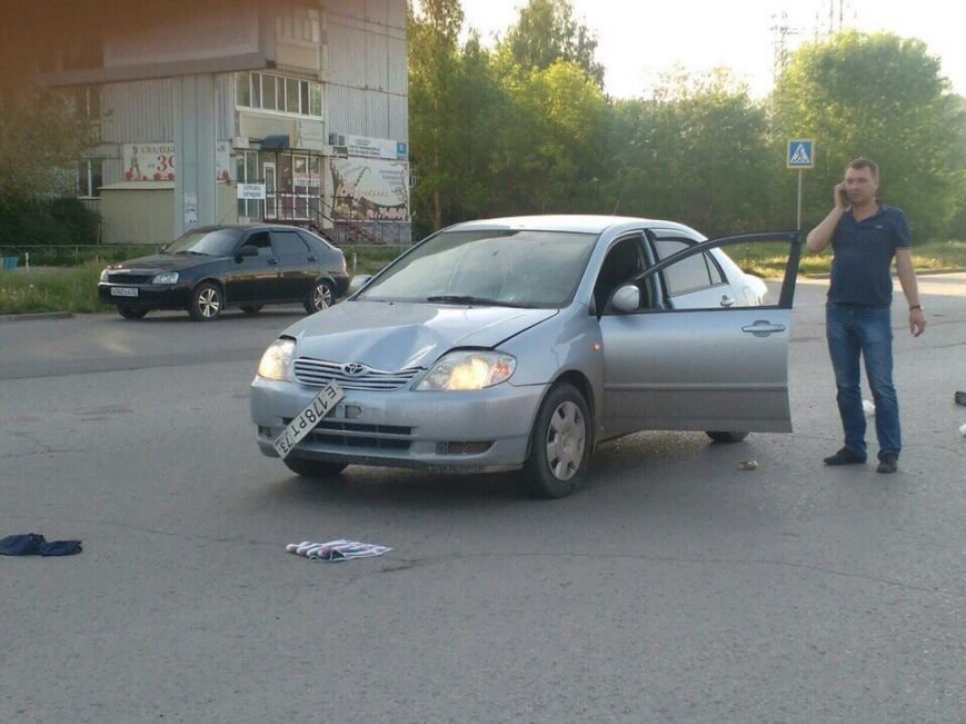 Утром в Засвияжье пьяный водитель на Тойоте сбил мужчину на переходе, фото-1