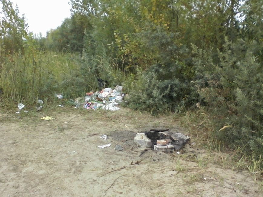 Ульяновцы оставили горы мусора возле центрального пляжа. ФОТО, фото-2