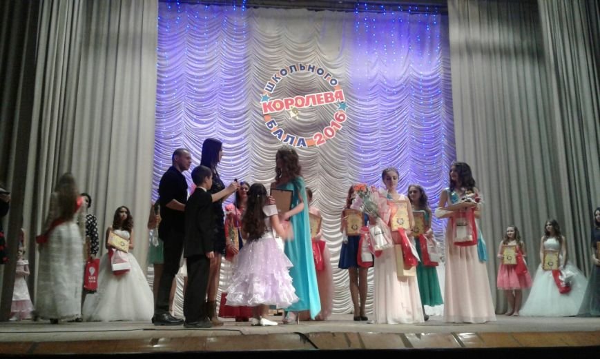 В Ульяновске впервые выбрали Королеву школьного бала. ФОТО, фото-4