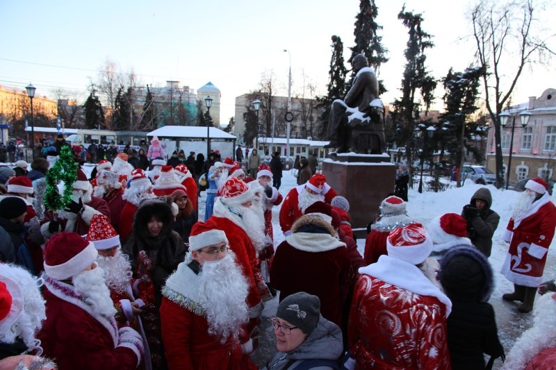 По Ульяновску прошлись Деды Морозы. ФОТО, фото-1