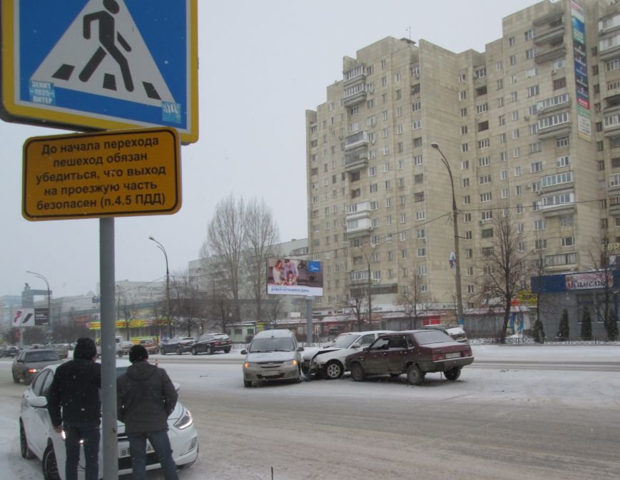 Тройное ДТП произошло в самом центре Заволжья. ФОТО, фото-4