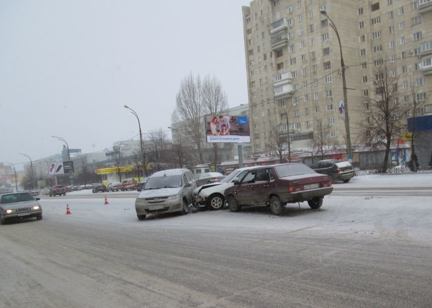 Тройное ДТП произошло в самом центре Заволжья. ФОТО, фото-5