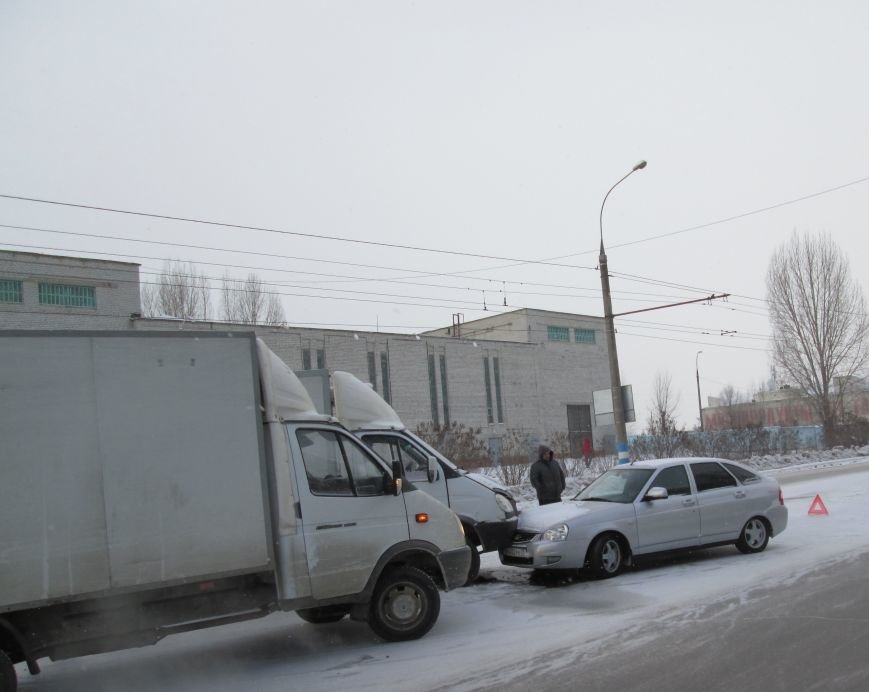 Тройное ДТП произошло в самом центре Заволжья. ФОТО, фото-3