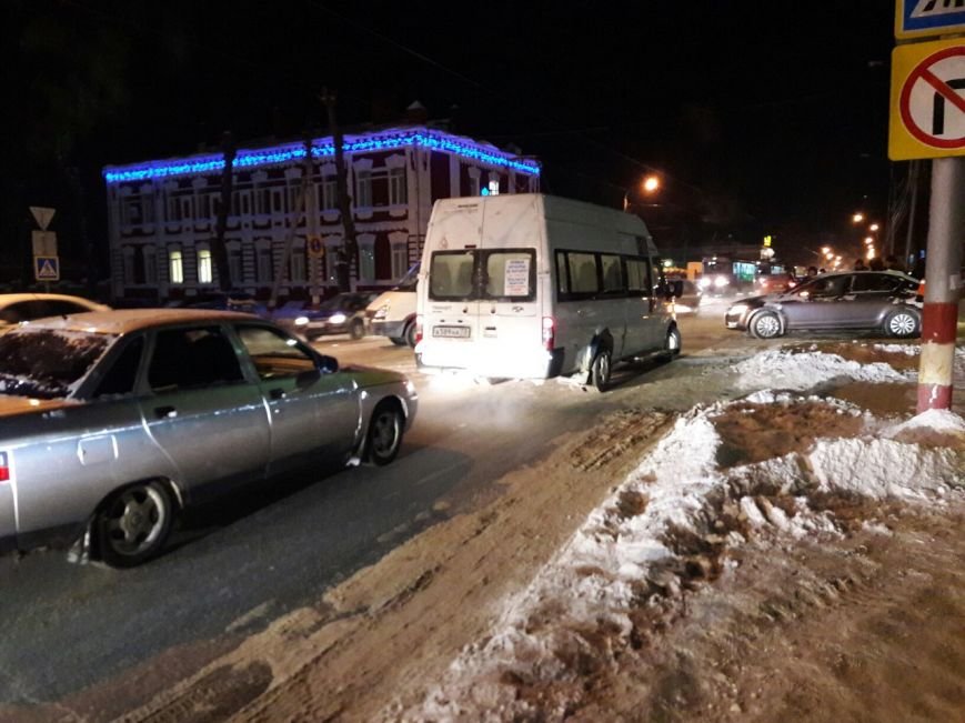 В центре Ульяновска случилась авария. ФОТО, фото-2