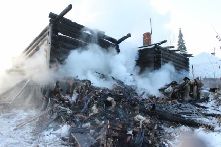 Жительница Ульяновской области спаслась из пожара, но осталась без дома. ФОТО, фото-1