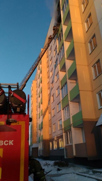 Из горящего дома в Ульяновске эвакуировали 6 человек. ФОТО, фото-4
