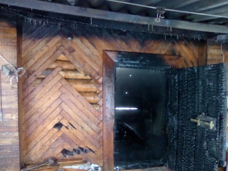 В Сенгилеевском районе горящая баня угрожала дому. ФОТО, фото-3