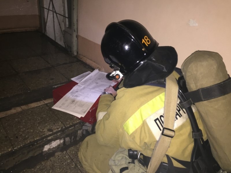Из-за пожара в бане в Ульяновске спасли 30 человек. ФОТО, фото-1