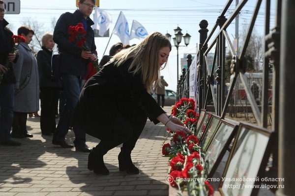Ульяновцы почтили память погибших в результате теракта в метро. ФОТО, фото-2