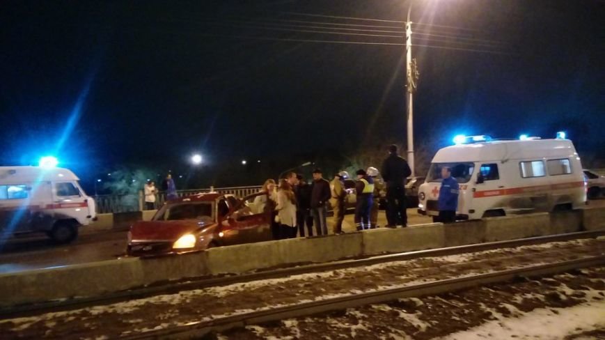 Массовое ДТП произошло в полночь в Ульяновске. ФОТО, фото-1
