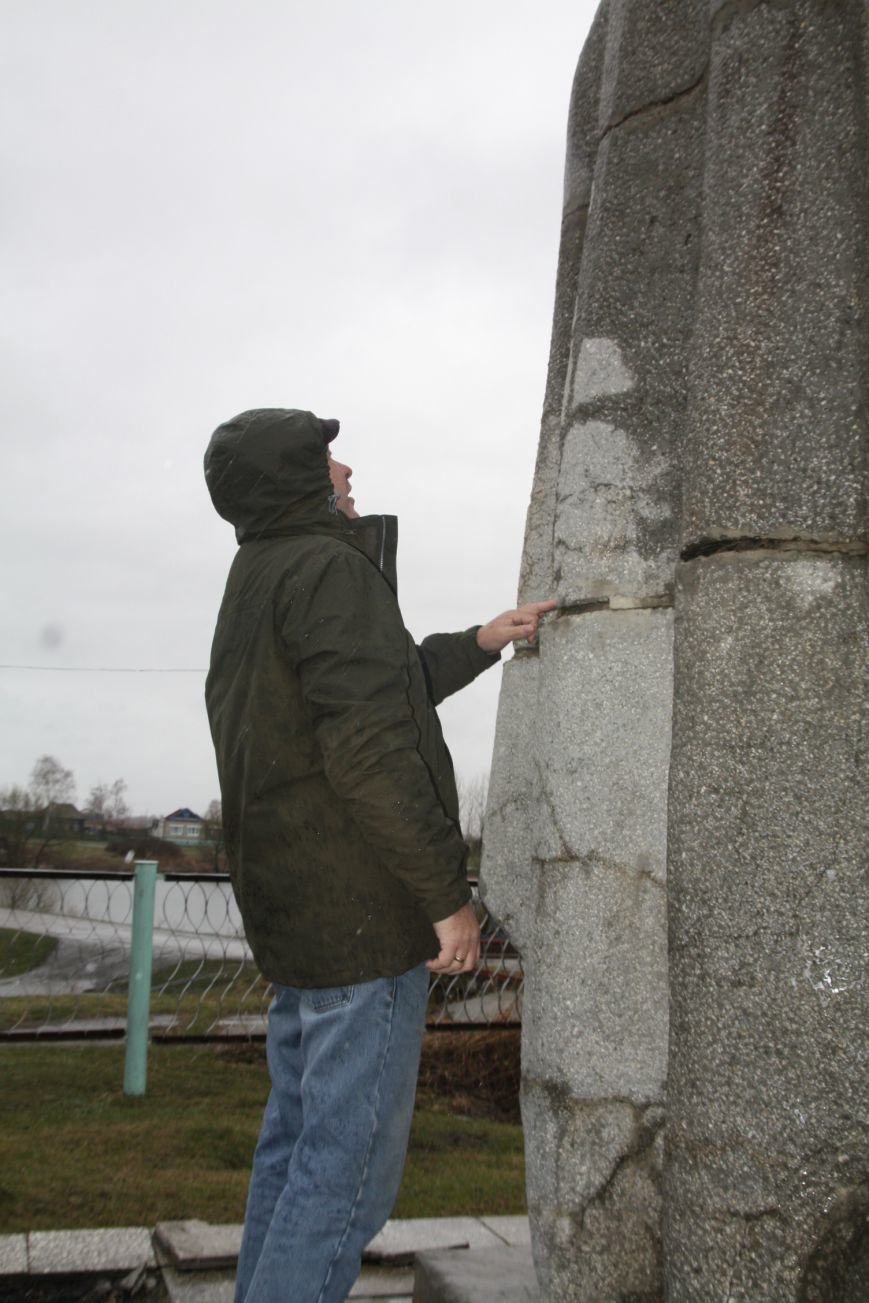 В Загоскине разрушается памятник воину-освободителю, фото-2