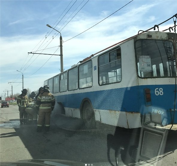 В Ульяновске загорелся троллейбус. ФОТО, фото-1